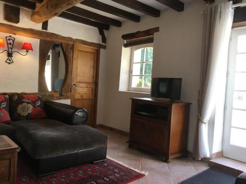 La Tuilerie Grange (Adults only gite) with two en-suite double bedrooms