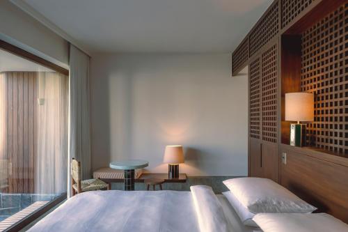 Double Room with Patio image 3