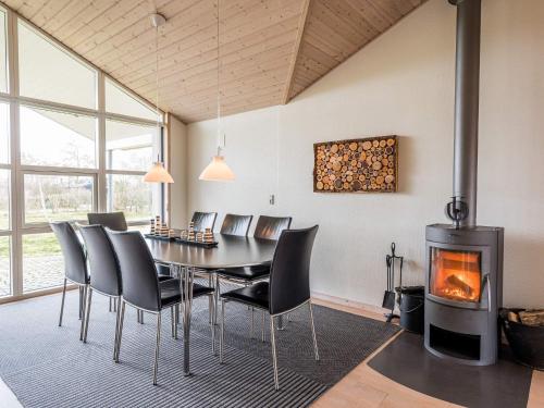 บริการและสิ่งอำนวยความสะดวก, 8 person holiday home in Tarm in สกาเวน