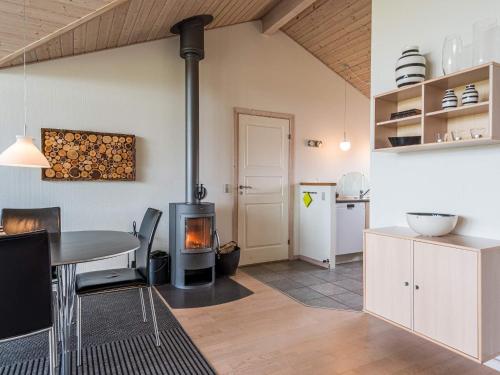 บริการและสิ่งอำนวยความสะดวก, 8 person holiday home in Tarm in สกาเวน