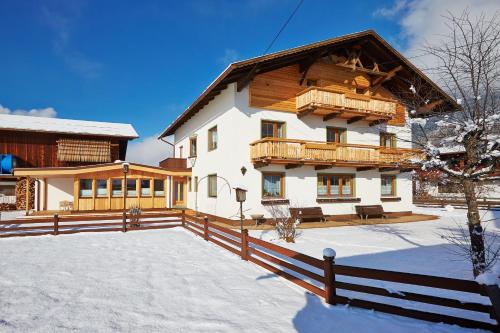 3 bedrooms, 5 beds