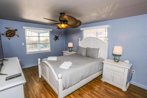 1270 Estero Blvd - image 8