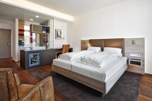1 queen bed