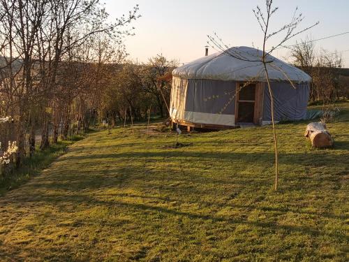 La yourte du py gîte à louer La Bastide-l'Évêque