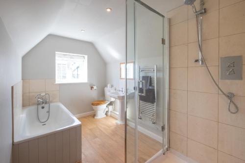 6 Lakeside Avenue - image 10