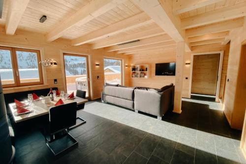 共用Lounge/電視區, Heidi Chalets Falkert Heidialm - Chalets Bergwinter in 帕特爾加森