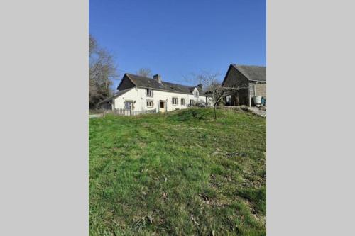 Private farmhouse for six in the countryside