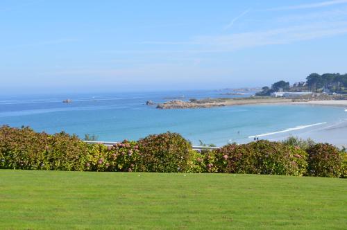 BELLE VUE MER STUDIO PISCINE