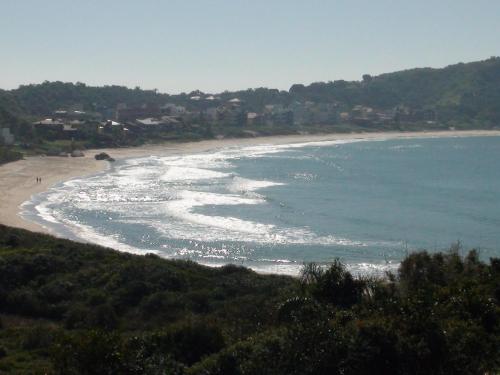 BOMBINHAS BELA COBERTURA 3 SUITES 3 AR 60m DA PRAIA COM VISTA