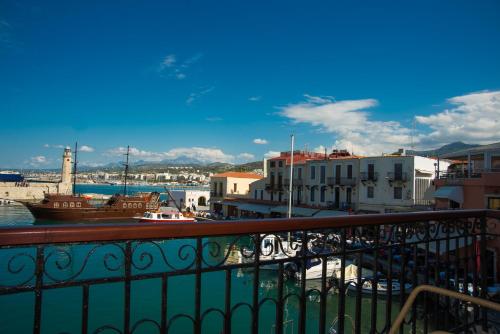 Porto Enetiko Suites
