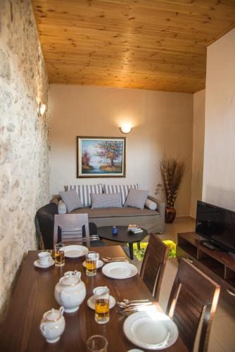 Porto Enetiko Suites - image 6