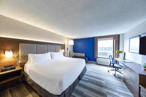 Holiday Inn Express Nashville-Downtown Conference Center, an IHG Hotel