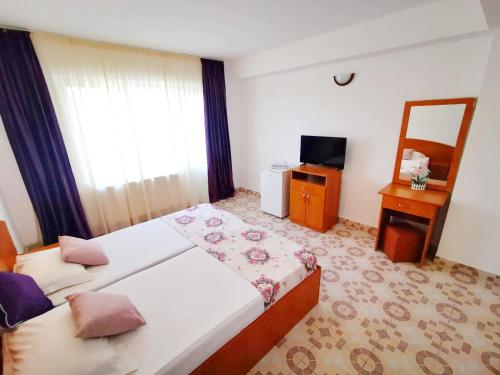 Double Room image 4
