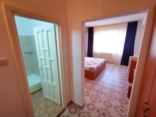 Double Room image 9