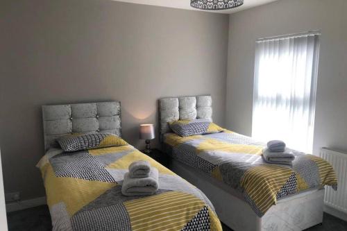 2 Bedroom Luton Townhouse Hosted By Luton Serviced gîte à louer Luton Railway Station