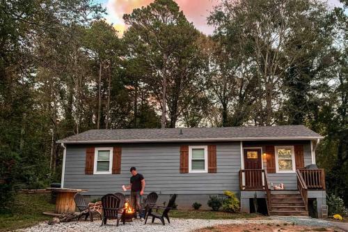 Clemson Farmhouse - Home Away From Home!