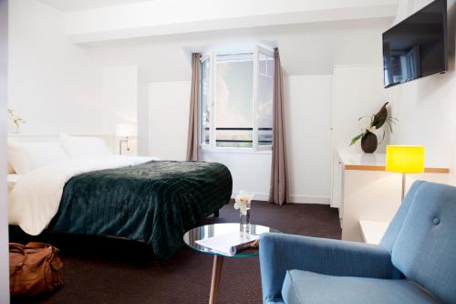 2 twin beds