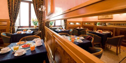 Restaurant, Hotel Joli in Palermo