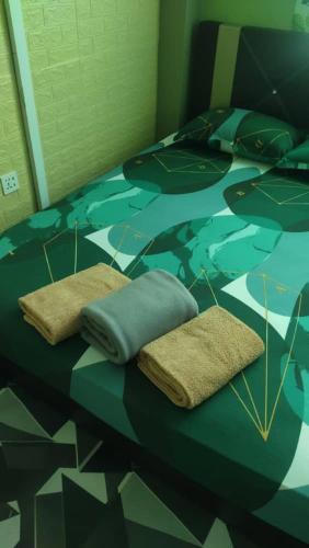 NY TROPICAL BACKPACKERS in เดซารู