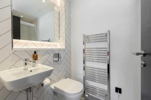 Destiny Scotland Market Street Apartments - image 3