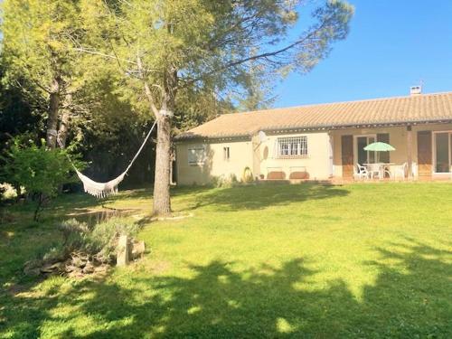 Villa 110m2, 7 pers, Jacuzzi , 3 chambres, terrain clos et arboré 2500m2