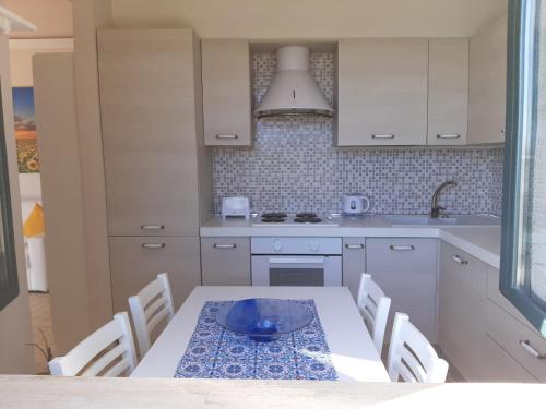 köök, Tre Laghi Countryhouse Cottage with pool,views in Città Sant'Angelo