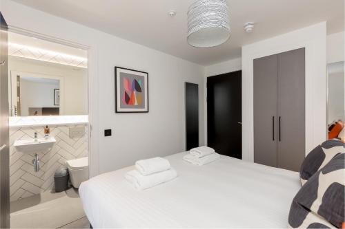 Destiny Scotland Market Street Apartments - image 5