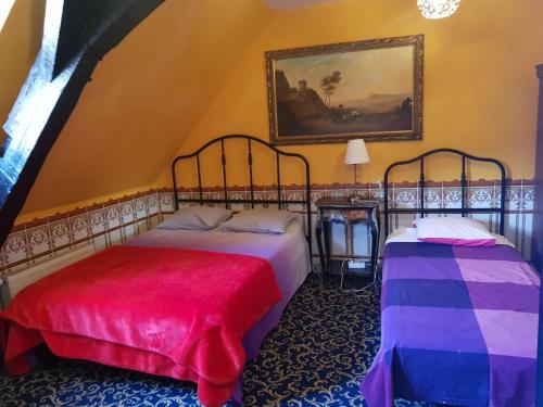 3 twin beds
