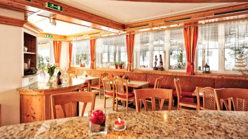 Food and beverages, Alpenstern - Silvretta Card Premium bei Sommerbuchungen inklusive! in Ischgl