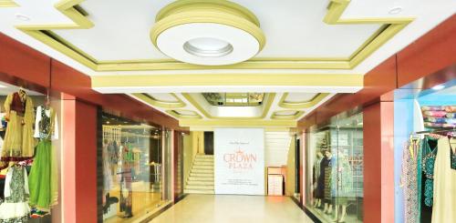 Crown Plaza Residency Srinagar - 출입구