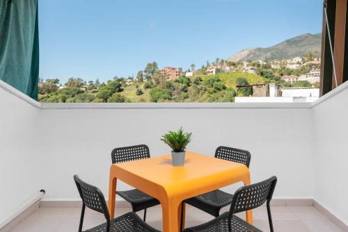 Ban công/sân hiên, DANA II Eurogolf, vistas, wifi, piscina y parking in Torrequebrada