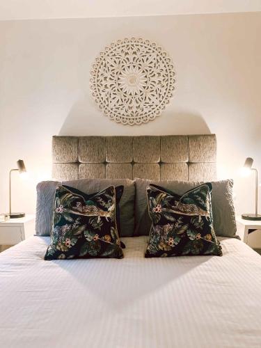2 bedrooms, 3 beds