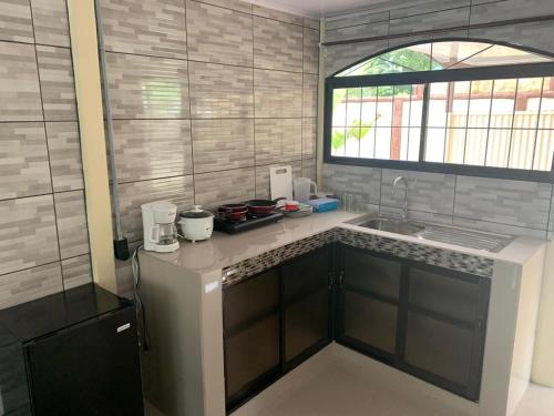 Küche, Hotel las Orquideas in La Fortuna