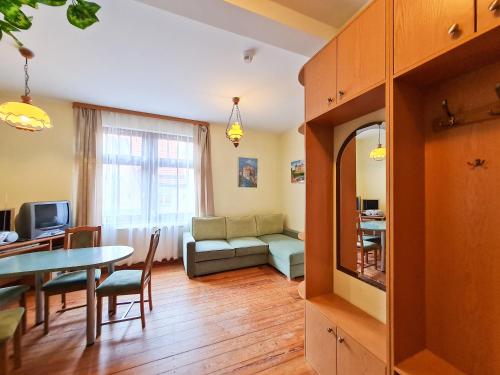 One-Bedroom Apartment image 3