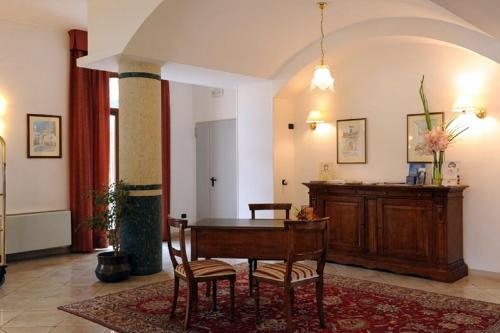 Hotel Villa Rosa - image 8