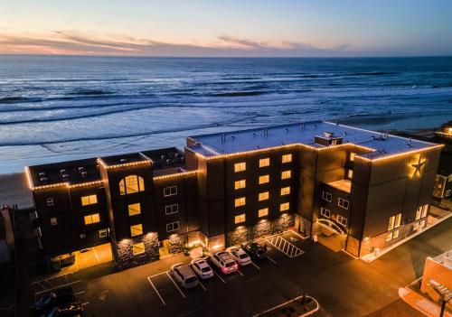 Starfish Manor Oceanfront Hotel - main image