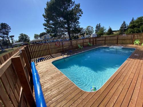 The Pines Motel and Cottages in Rustico (PE)