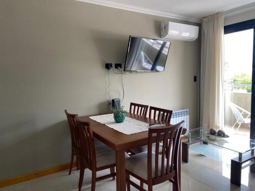 Apartment with Mountain View image 1