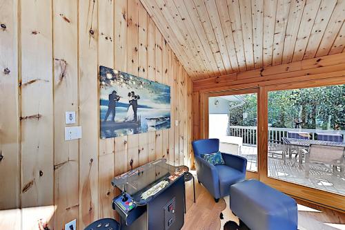 Spacious Lakefront Home - Pool Tennis & Golf home - image 5
