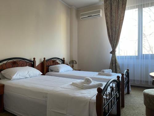 Twin Room with Bathroom