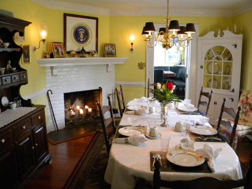 A Williamsburg White House Inn - 편의 시설/서비스