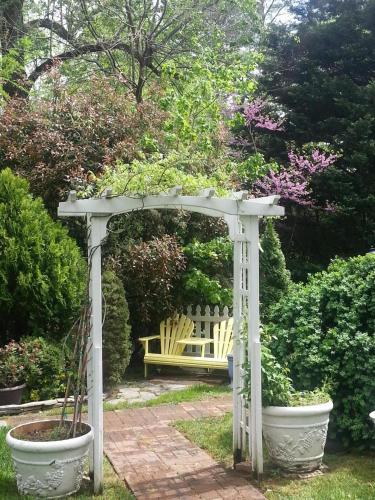A Williamsburg White House Inn - 정원