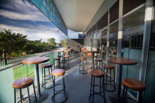 Restaurant, Cassowary Hotel in Runai