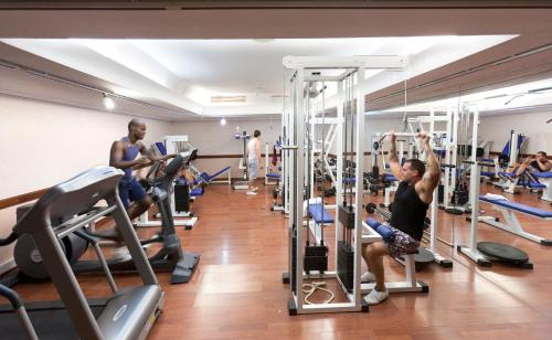Paradise Park Fun Lifestyle Hotel - image 11