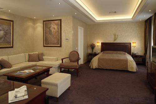 Theoxenia House Hotel - image 4