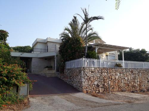 Viesnīcas āriene, למרפסת La Balcona in Korazima