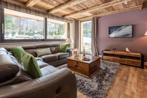 Three-Bedroom Apartment image 5