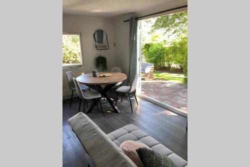  Have a nice stay! - Vakantiehuis de Schelp op rustig park in Noordwijk