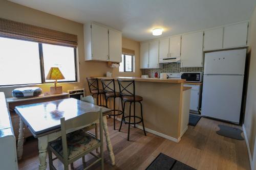 La Vista Blanc #61 Condo - image 10