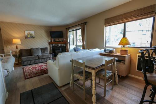 One-Bedroom Apartment room in La Vista Blanc #61 Condo